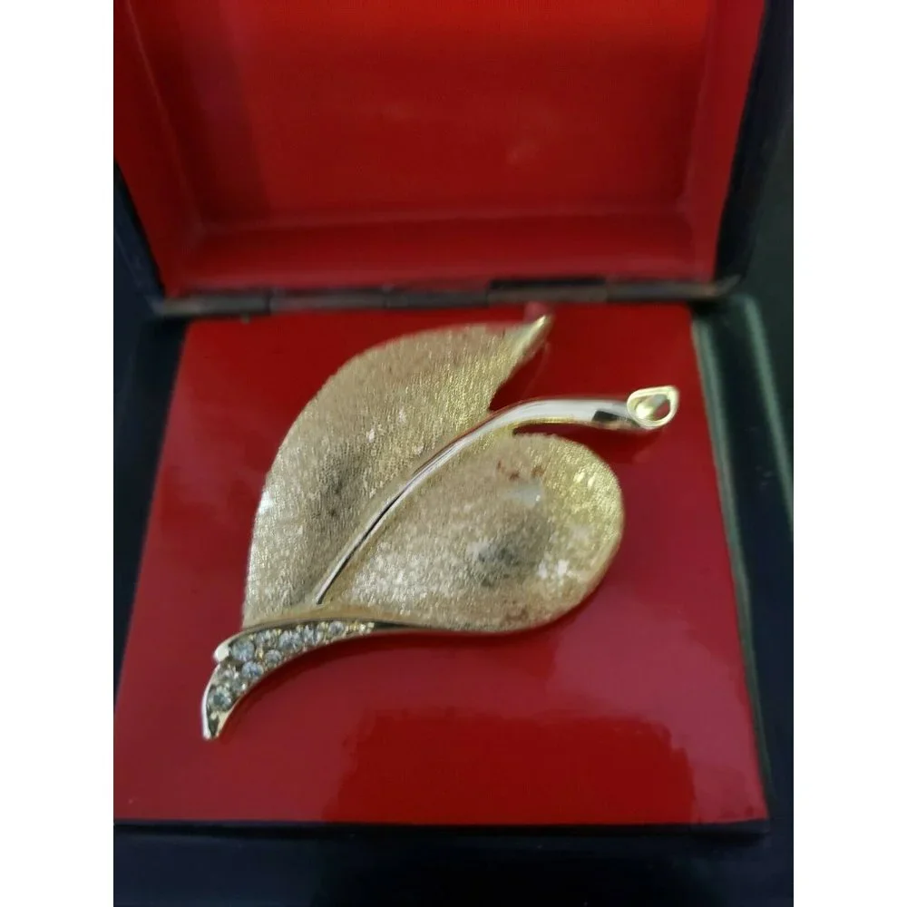 Vintage gold tone Brooch Pin Leaf with Rhinestones Signed